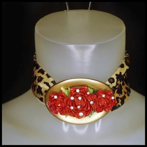 Red Roses Hair Clip Barrette With Rhinestones - Scarf Slide - Choker Clip - Picture 5 of 10
